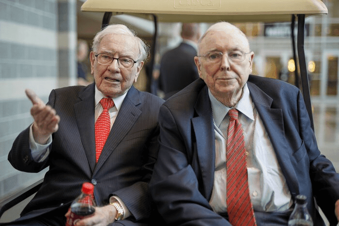 Charlie Munger là cố vấn chi Warren Buffett